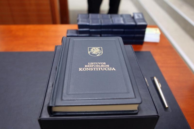 Parašai po Konstitucijos pakeitimo projektu gali būti suklastoti?