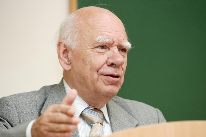B.Genzelis: Lietuva tampa absoliučia monarchija