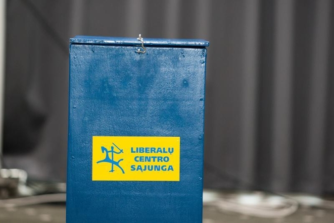 180 socialliberalų nusprendė jungtis ne prie "darbiečių", o prie LiCS
