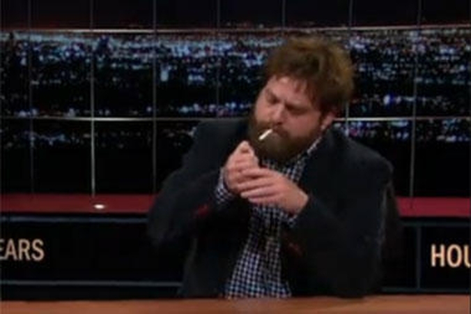 Aktorius Z.Galifianakis TV laidoje rūkė "žolę"