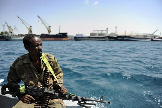 Lietuvos kariai galės būti siunčiami į operaciją prieš Somalio piratus