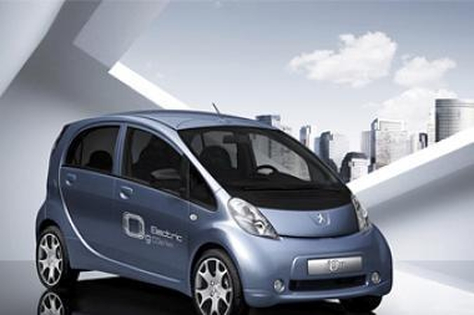 Kilometras su "Peugeot iOn" kainuos apie 6 centus
