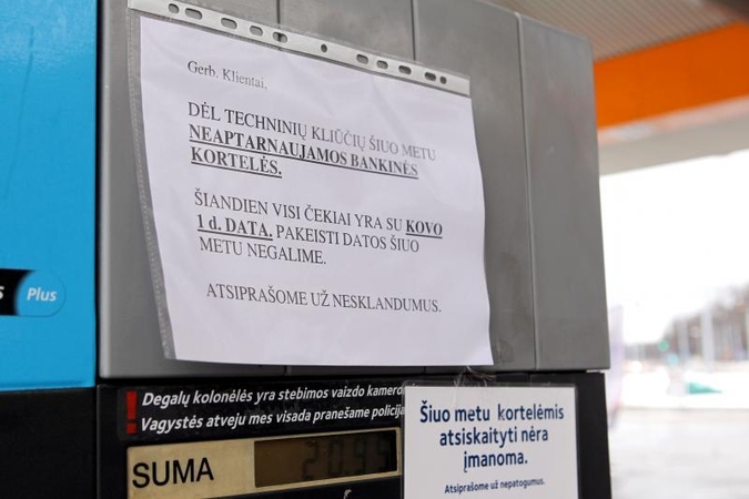 Degalinėse negalima mokėti kortelėmis, nusipirkti alkoholio