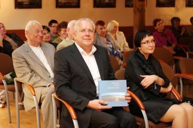 Klaipėdos gydytojas pristatė knygą ir parodą
