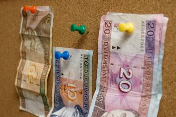 Ieškoma paskolas už mažesnes palūkanas studentams teiksiančių bankų