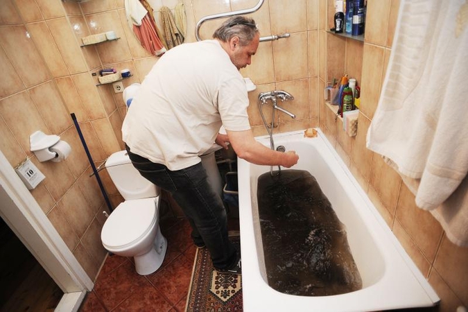 Kauniečiai jaučiasi apgauti: kelias savaites gėrė užterštą vandenį