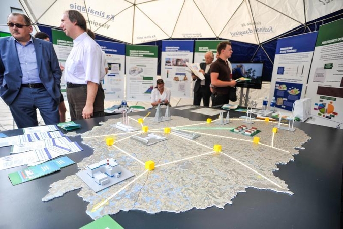 Į naują atominę elektrinę žvelgia įtariai