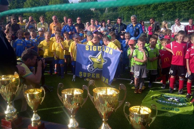 Jaunųjų futbolininkų turnyre prizinės vietos atiteko latviams