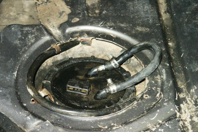 Į Nidos kelio postą atvažiavo vandeniu varomas automobilis?