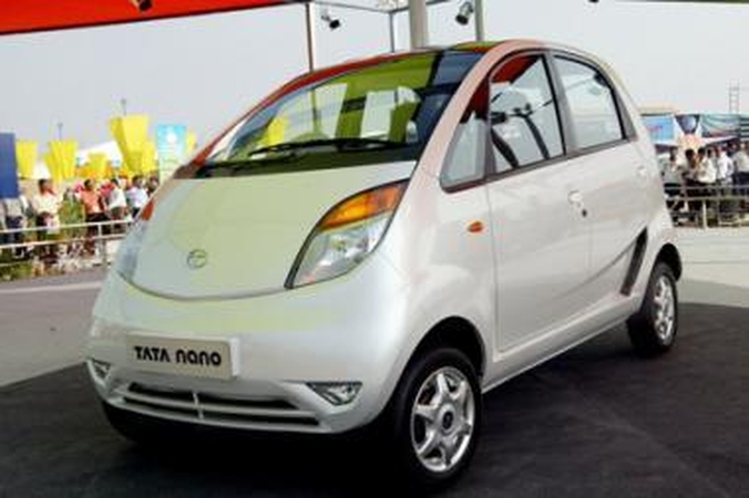Indijos gatvėse - pirmasis „Tata Nano“