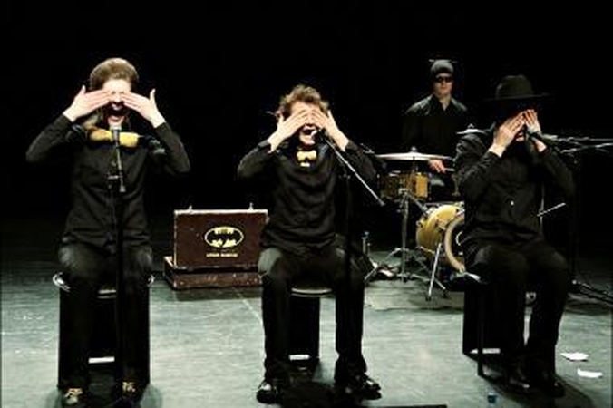 Grupė „Liūdni slibinai“ teatrališkai „iškepė“ albumą