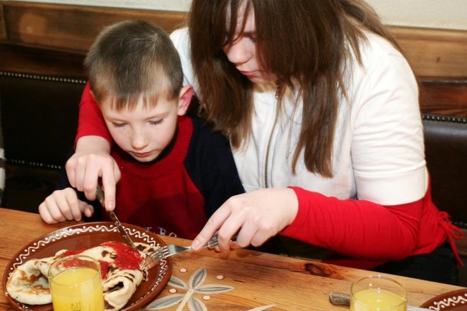 Šeimyniniai pietūs skatina vaikus maitintis sveikiau