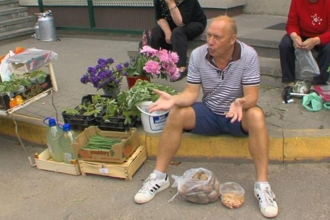 J. Smoriginas užtiktas prekiaujantis turguje