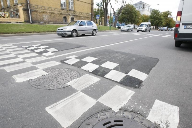 Gyventojai prašė panaikinti kalnelį Sportininkų gatvėje