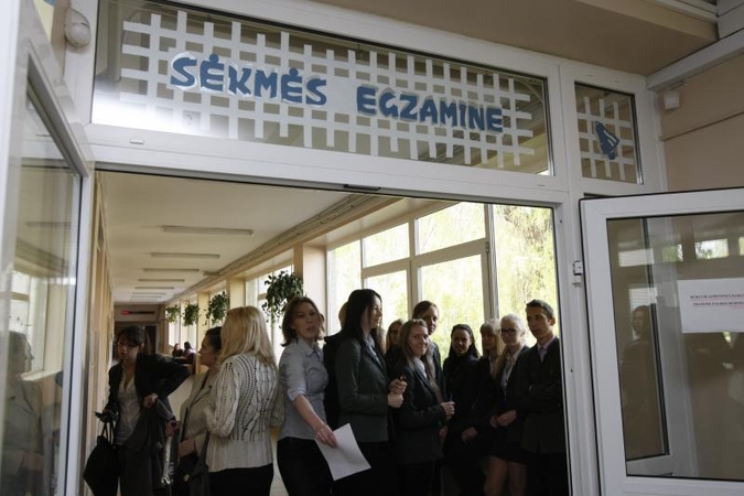 Šioje brandos egzaminų sesijoje - 767 „šimtukininkai“