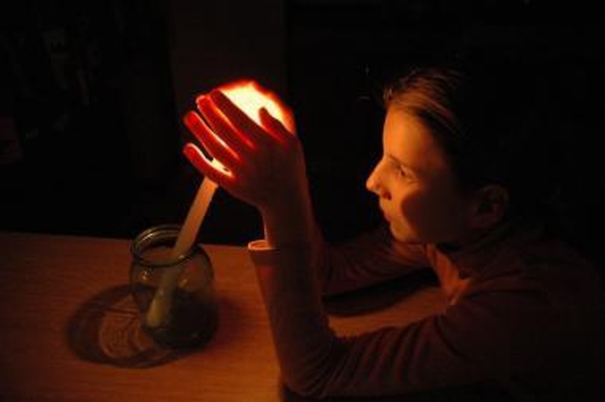 Prokurorai gina teisę namuose turėti elektros energiją 