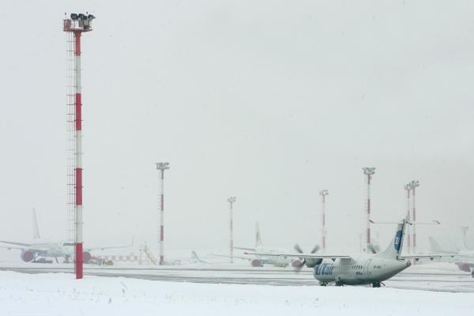 „Aerosvit Airlines" skrydis iš Vilniaus į Kijevą vėlavo beveik keturias valandas