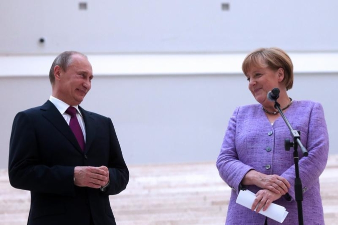 A.Merkel pareiškus, kad V.Putinas per garsiai kalba, šis ėmė šnibždėti