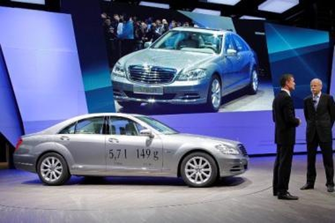 "Mercedes-Benz" stendas Paryžiuje: aistra išradimams niekada nemirs
