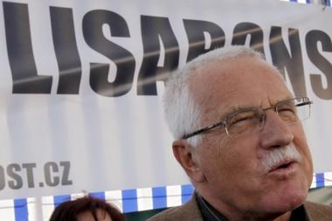 Čekijos prezidentas Klausas žada pasirašyti Lisabonos sutartį 