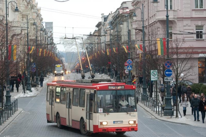 Joninių dieną autobusai ir troleibusai važiuos sekmadienio grafiku