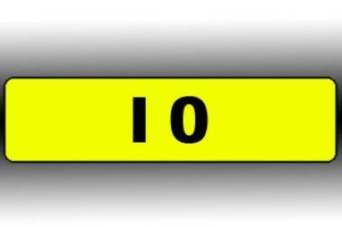 Už automobilio numerį - 800 tūkst. litų