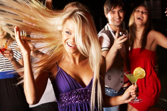 Alkoholizmas: moterų išgertuvės prilygsta vyrų