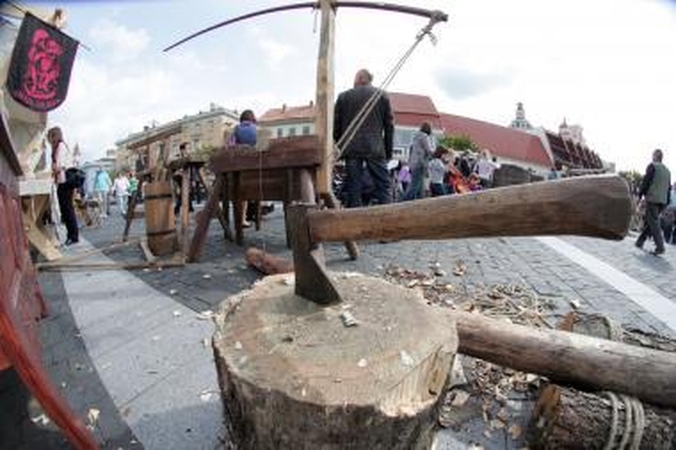 Teismo laukia kirviu žmogų sunkiai sužaloję kauniečiai