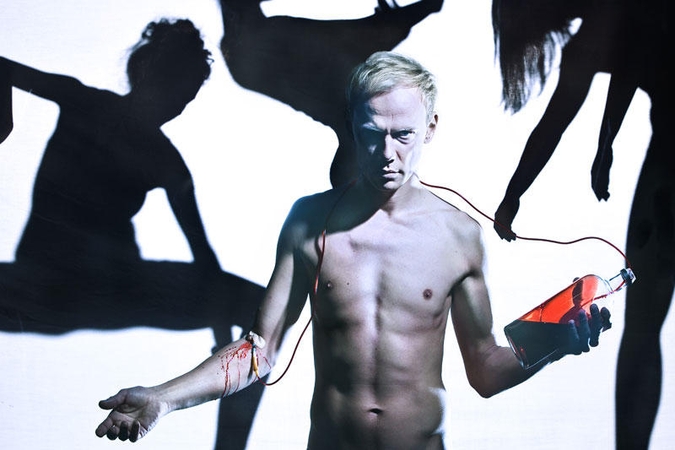 G.Ivanausko teatre – pasaka, virstanti sapne regėtu košmaru