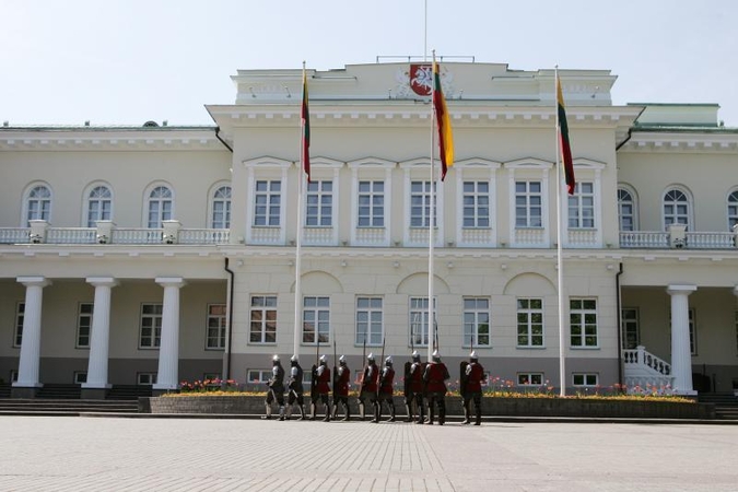 Dėl grasinančio pobūdžio laiškų į teisėsaugą kreipėsi ir Prezidentūra
