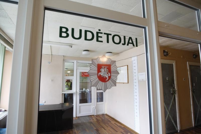 Klaipėdoje liepsnojo du automobiliai, įtariamas padegimas