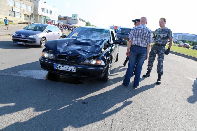 Tragedija: per avariją Baltų prospekte žuvo mama ir dukra