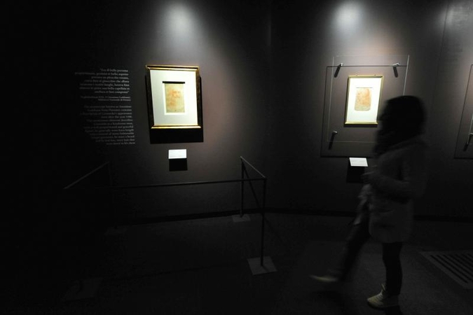Kaltina Luvrą per daug nuvalius L. da Vinci paveikslą