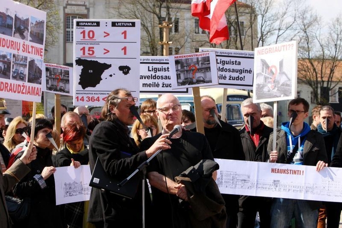 I.Vaškelienė filmavo protestuojančius architektus
