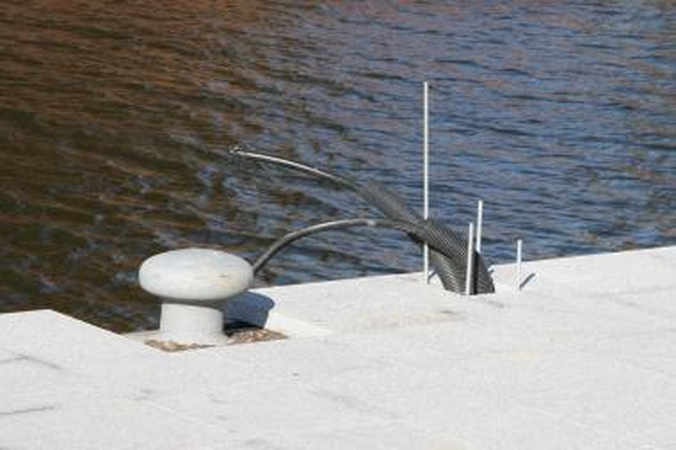 Atnaujinta byla dėl krantinių