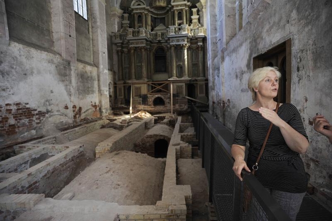 Vienuolyne nakvoja ne tik       vienuoliai