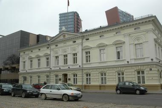 Viršininko administracijoje mažės valstybės tarnautojų