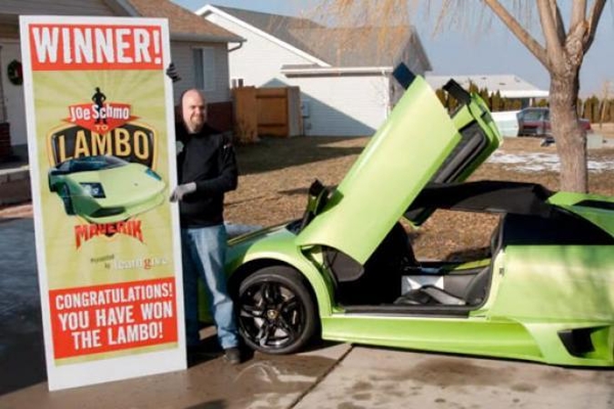 Loterijoje laimėtą „Lamborghini“ vyras sudaužė po kelių valandų