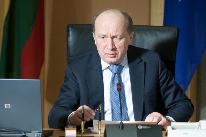 Vyriausybė neišdrįso sugrąžinti FNTT vadovų į pareigas