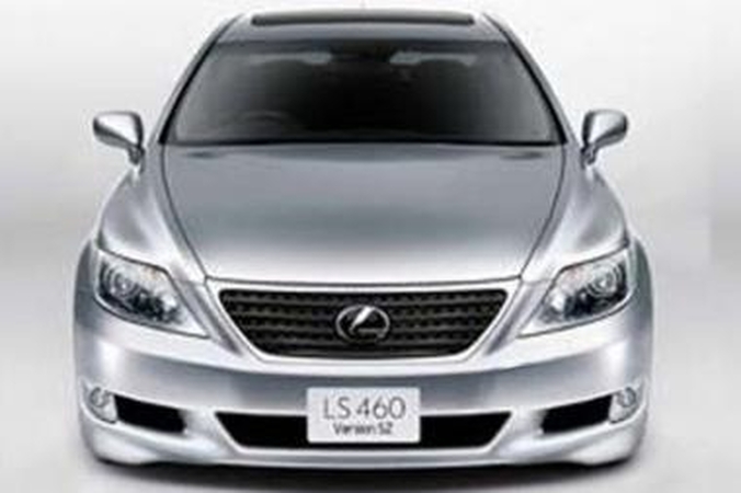 „Lexus“ šiemet pristatys sedano „LS 460“ sportinę versiją