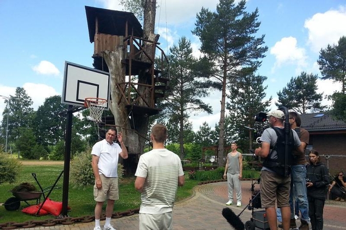 A. Sabonis su sūnumis krepšinio aikštelėje virto aktoriais (foto)
