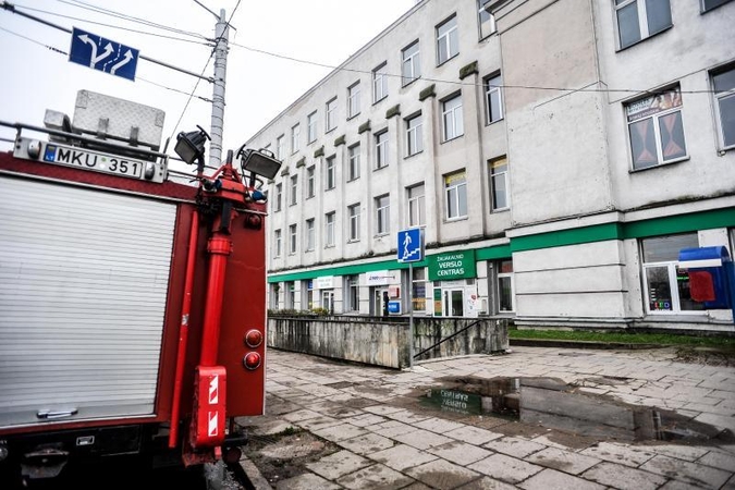 Gyvsidabriu užteršto teismo teisėjams ir darbuotojams skirs pašalpas