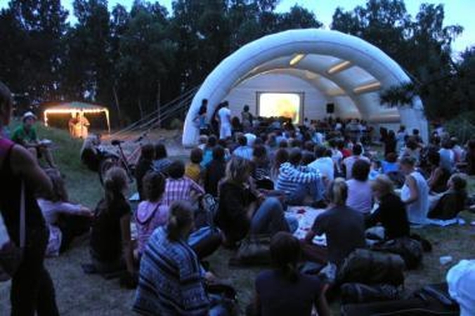 T.Manno festivalyje įsižiebė kino naktys prie švyturio 