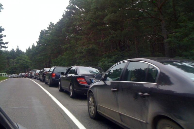 Prie Smiltynės perkėlos - automobilių spūstis