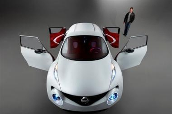 „Renault Nissan“ populiarina elektromobilių idėją