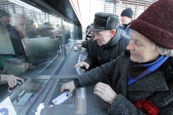 Kaipėdiečiai būriavosi eilėse prie kvietimų į nemokamą renginį 