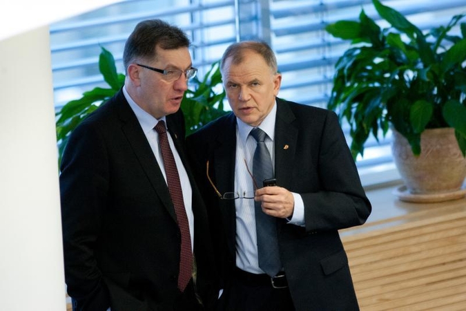 Premjeras: jei „darbiečiai“ palaikys interpeliaciją, bus nekorektiška