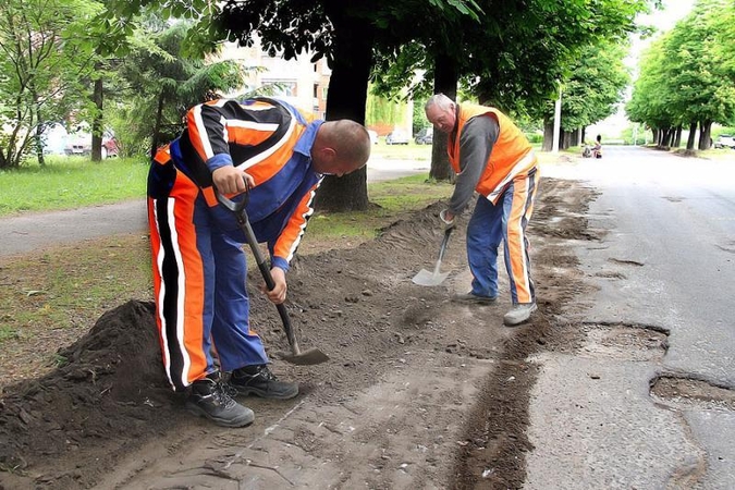 Remontuojant J.Basanavičiaus alėją, apribotas automobilių eismas 