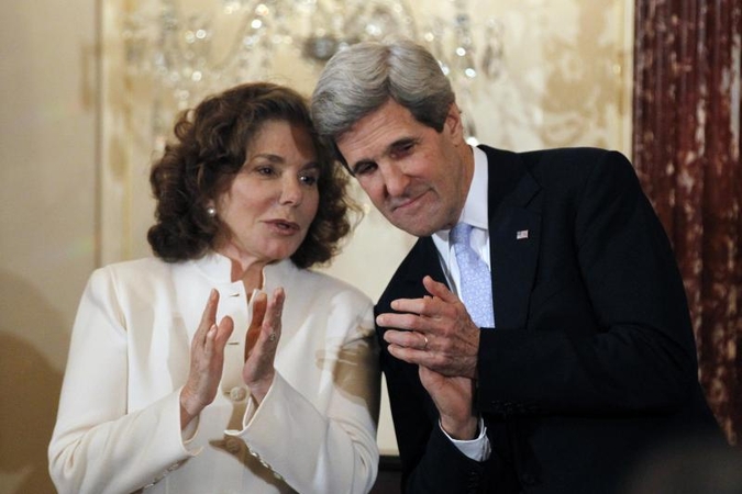 JAV sekretoriaus J. Kerry žmona skubiai išvežta į ligoninę