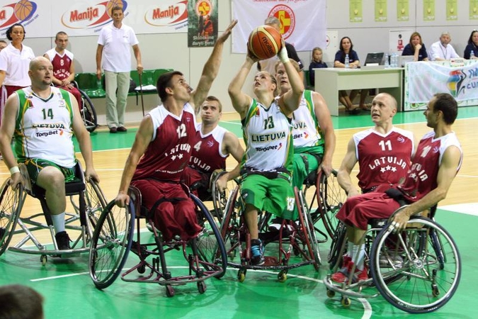 Lietuvos krepšinio vežimėliuose komanda 67:54 nugalėjo Latvijos ekipą